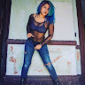 Meet your Posher, Akecia